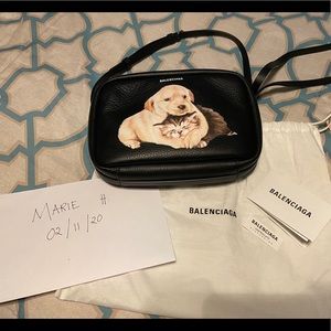 VD SALE!!! BN Balenciaga dog and cat camera bag